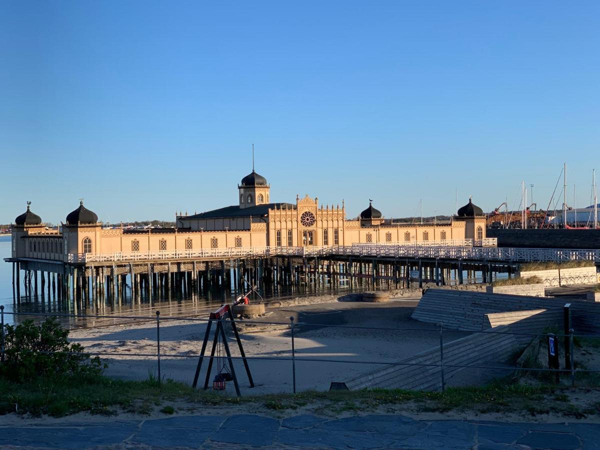 Faestningens Acomodação com café da manhã Varberg Exterior foto